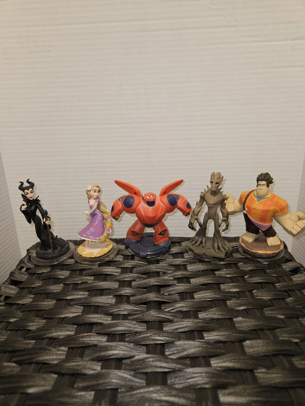 16 Disney Infinity Mixed Character Kids Toy Figure Set - 2.0